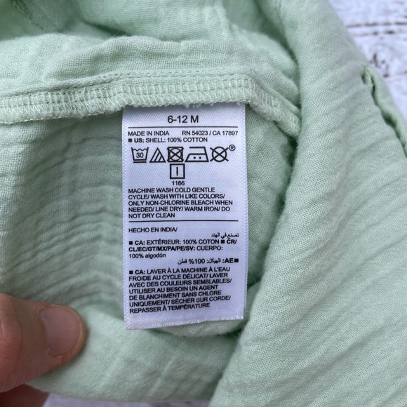 Sleeveless Henley one piece romper bundle lot size 6-12 months - Picture 9 of 9